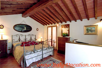 Italy vacation Ag. Belze  farmhouse  Agriturismo Farm Vacation House & Motorhome , Az. IL Querciollo , Toscana , garda , Napoli Amalfi, Tuscany & Umbria 
