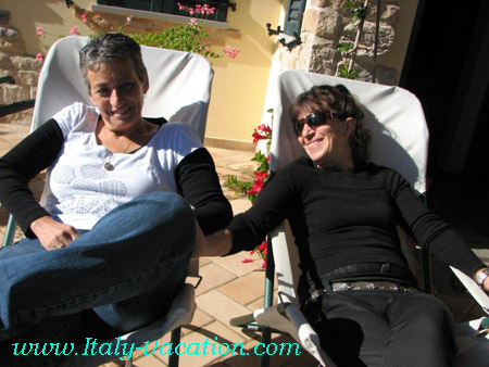 Italy vacation Alba farmhouse  Agriturismo Farm Vacation House & Motorhome , Toscana  , Tuscany & Umbria 