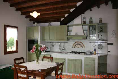 Italy vacation Alba farmhouse  Agriturismo Farm Vacation House & Motorhome , Toscana  , Tuscany & Umbria 