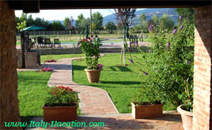 Italy vacation La Mucchia - Casa Vacanza & Art Galleryuse  Agriturismo Farm Vacation House & Motorhome , Az. IL Querciollo , Toscana , garda , Napoli Amalfi, Tuscany & Umbria  