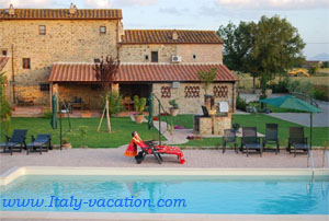 Italy vacation La Mucchia - Casa Vacanza & Art Galleryuse  Agriturismo Farm Vacation House & Motorhome , Az. IL Querciollo , Toscana , garda , Napoli Amalfi, Tuscany & Umbria 