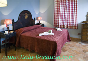 Luca-Benedeti Farm . Vacation Farm House near Luca .  Italy vacation Agriturismo Farm Vacation House & Motorhome , Toscana ,  Tuscany & Umbria