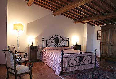 www.Italy-Vacation.com  Tenuta  castello  Tuscany - Bucine  Luxury Vacation Castle House