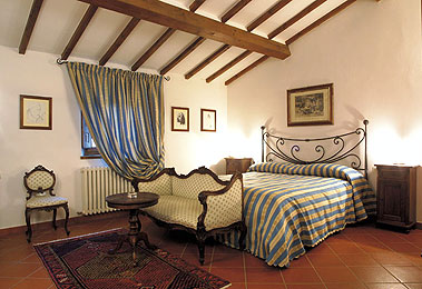 www.Italy-Vacation.com  Tenuta  castello  Tuscany - Bucine  Luxury Vacation Castle House