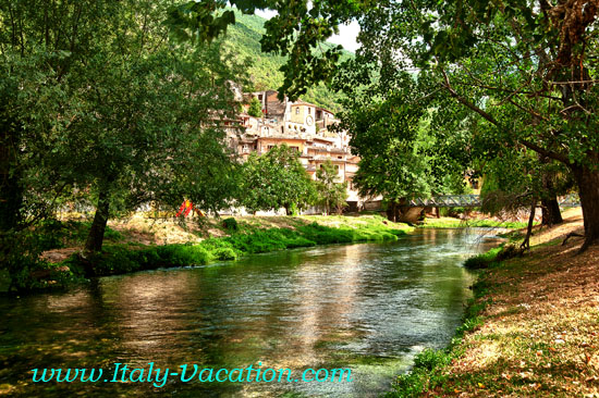 Italy Vacation - Schegino Antique Apartamento . River Nera in front of Schegino