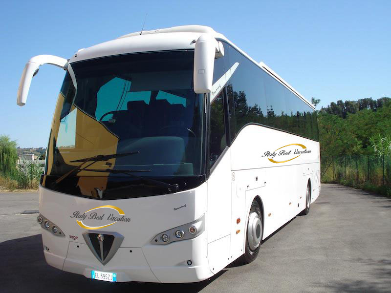  relaiable  Buses  and minibuses in Italy  השכרה אמינה של  מיניבוס ואוטובוסים באיטליה