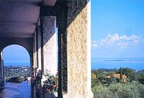 www.Italy-vacation.com  S. Roco Residences  Lago di Garda